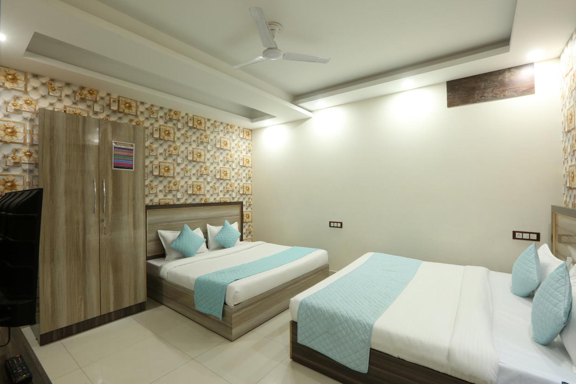 Oaks Inn Plaza Delhi Airport Nueva Delhi Exterior foto